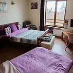Апартаменти Ivavev Cedarlodge *