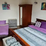 Апартаменти Ivavev Cedarlodge